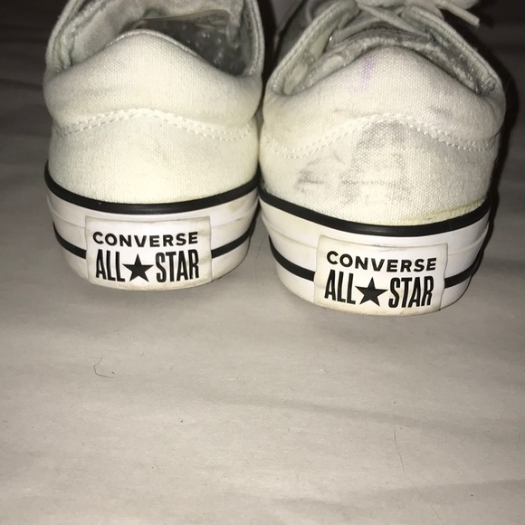 Women’s Low Top White Converse Size 6 - Picture 5 of 12